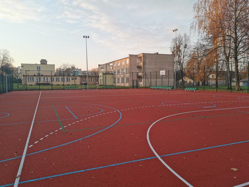 Nowe boisko dla szkoły i mieszkańców